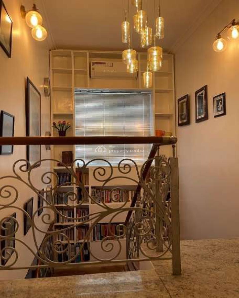 Neat and Fully Furnished 4-bedroom Maisonette, Lekki Phase 1, Lekki, Lagos, Flat / Apartment for Rent