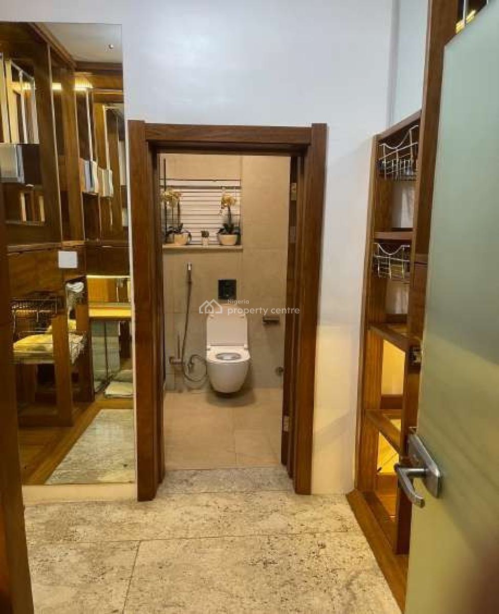 Neat and Fully Furnished 4-bedroom Maisonette, Lekki Phase 1, Lekki, Lagos, Flat / Apartment for Rent