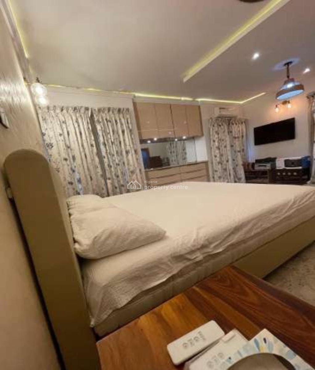 Neat and Fully Furnished 4-bedroom Maisonette, Lekki Phase 1, Lekki, Lagos, Flat / Apartment for Rent