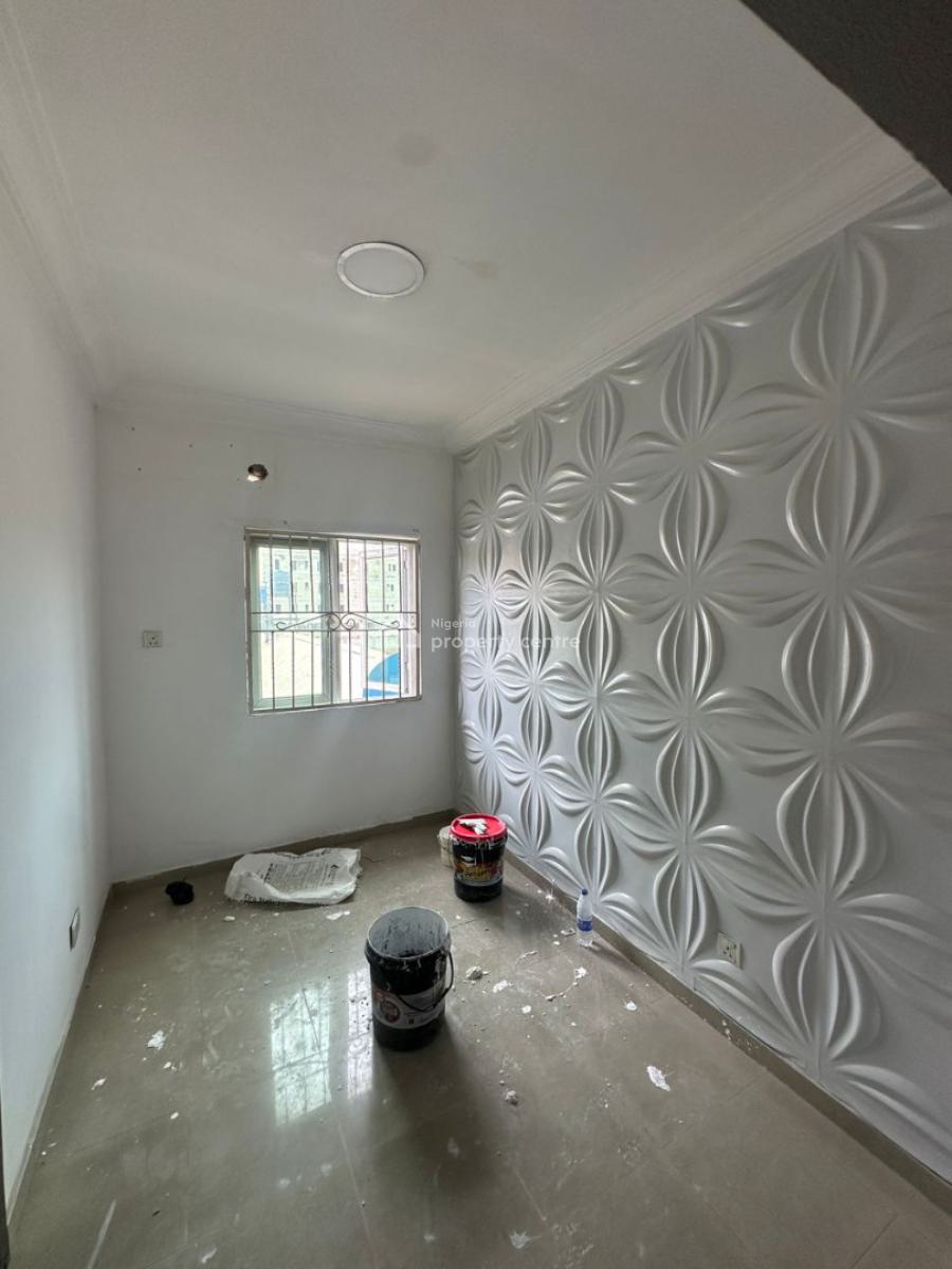 Well Maintained 2 Bed Apartment, Lekki Phase 1, Lekki, Lagos, Commercial Property for Rent