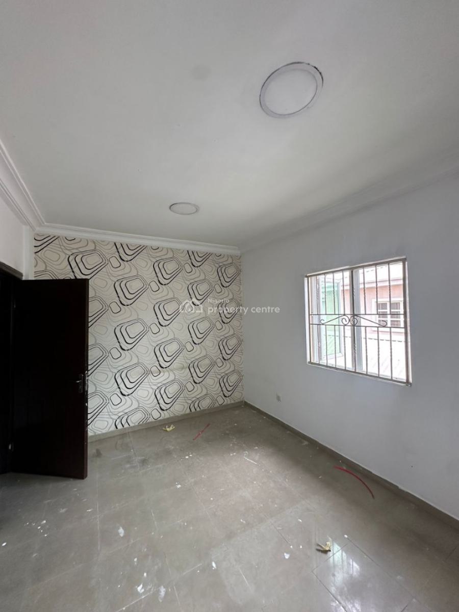 Well Maintained 2 Bed Apartment, Lekki Phase 1, Lekki, Lagos, Commercial Property for Rent