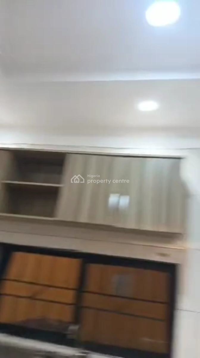 Executive, Very Decent and Standard 3-bedroom Flat, Akoka, Yaba, Lagos, Flat / Apartment for Rent
