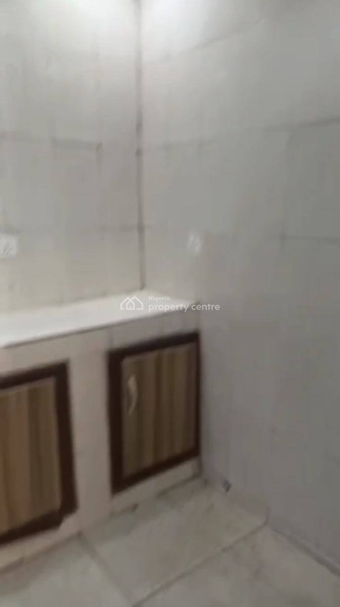Executive, Very Decent and Standard 3-bedroom Flat, Akoka, Yaba, Lagos, Flat / Apartment for Rent