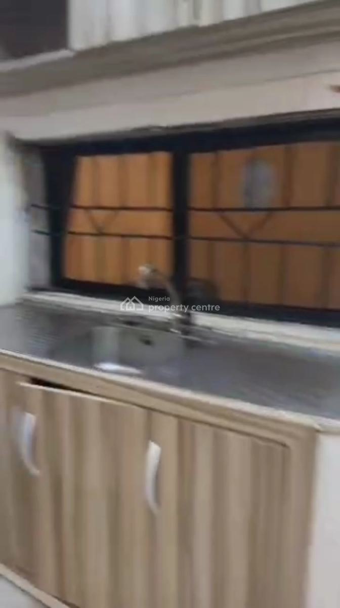 Executive, Very Decent and Standard 3-bedroom Flat, Akoka, Yaba, Lagos, Flat / Apartment for Rent