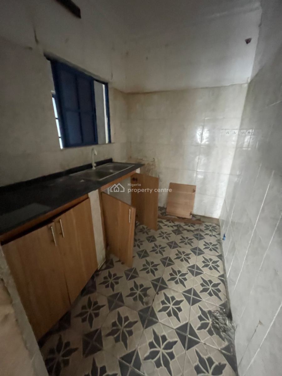 Standard and Spacious 2 Bedroom Flat, Old Yaba Road, Adekunle, Yaba, Lagos, Flat / Apartment for Rent