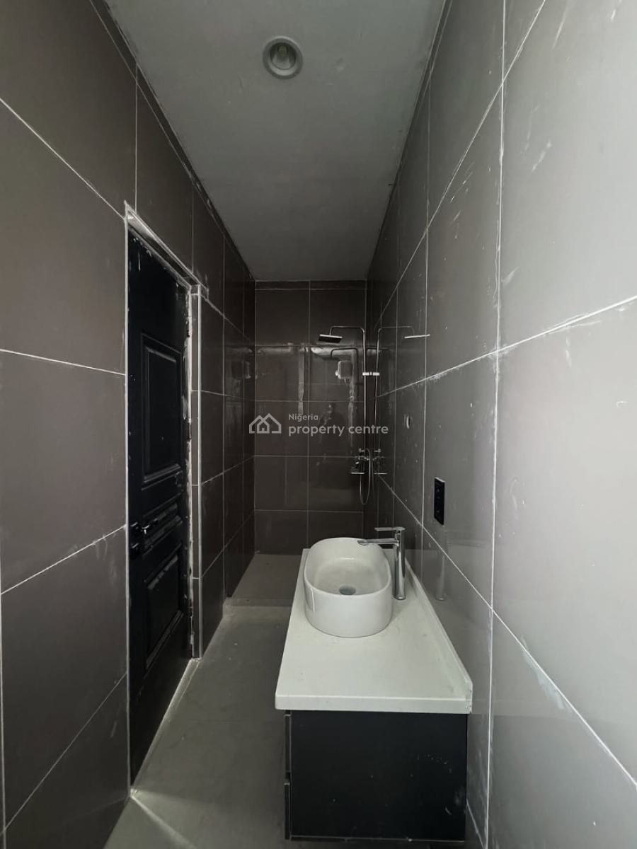 Beautifully Built 2 Bedroom Apartment with Pool, Gym & Elevator, Lekki Phase 1, Lekki, Lagos, Flat / Apartment for Sale