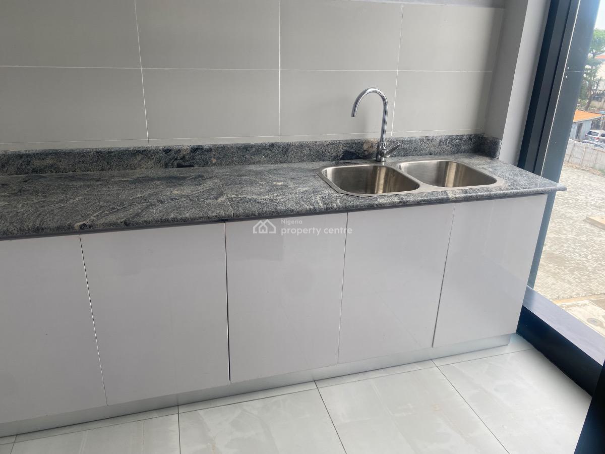 Open Plan Serviced Office Space Measuring 300sqm, Q. M. B. Road/ Megachicken Road, Lekki Phase 1, Lekki, Lagos, Office Space for Rent