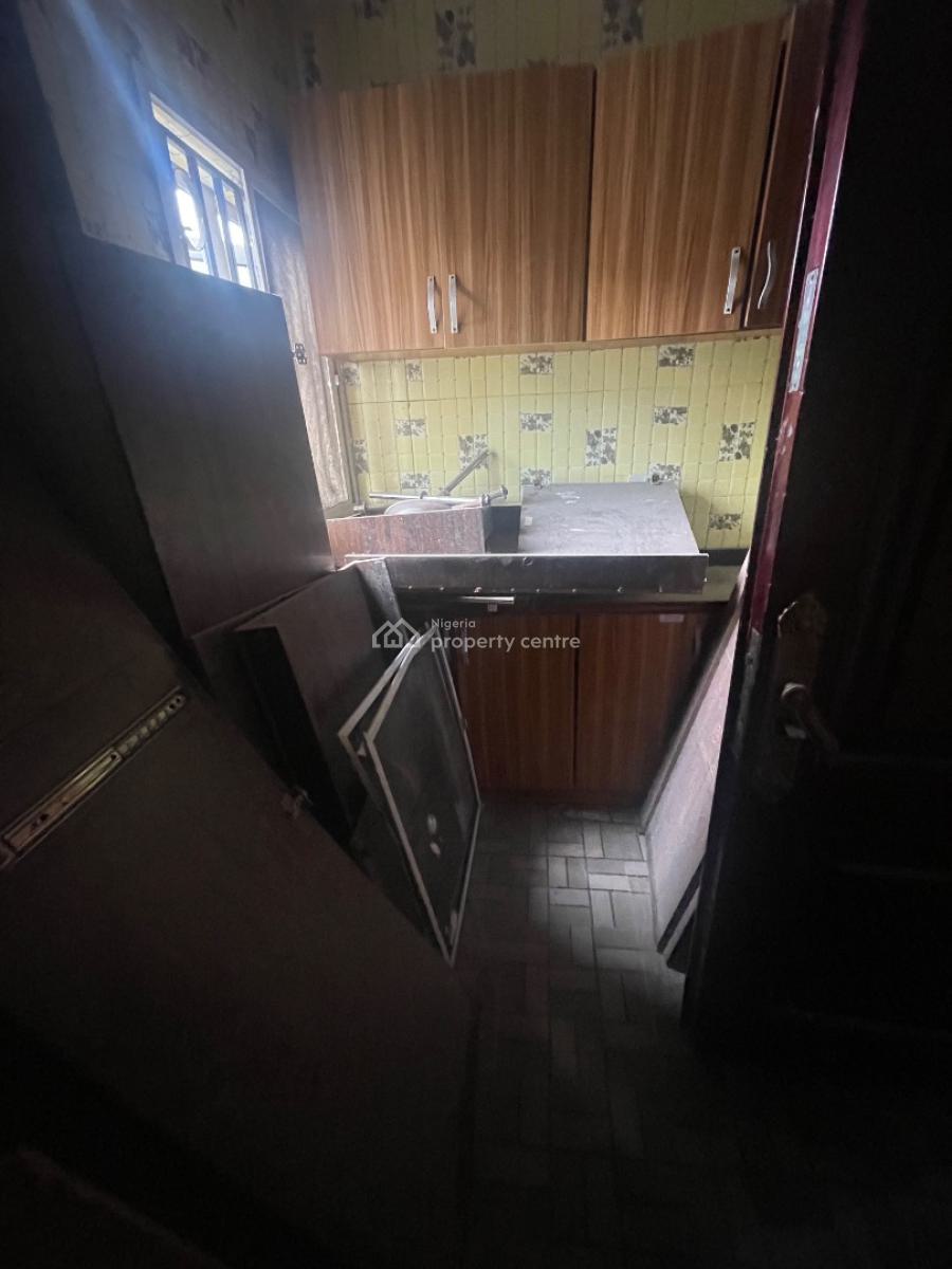 Standard and Executive 2bedroom Flat, Ebute Metta, Ebute Metta West, Yaba, Lagos, Flat / Apartment for Rent