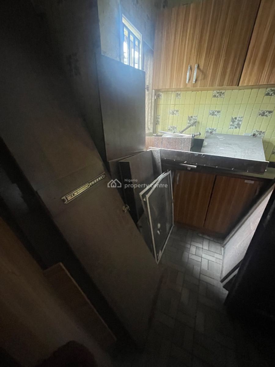 Standard and Executive 2bedroom Flat, Ebute Metta, Ebute Metta West, Yaba, Lagos, Flat / Apartment for Rent
