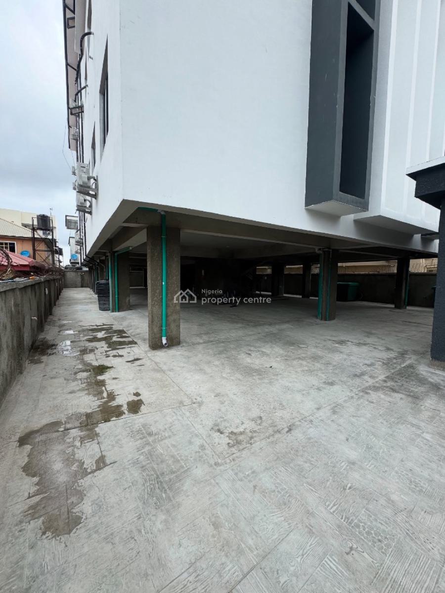 Luxury 2 Bedroom Apartment with Bq, Lekki Phase 1, Lekki, Lagos, Block of Flats for Sale