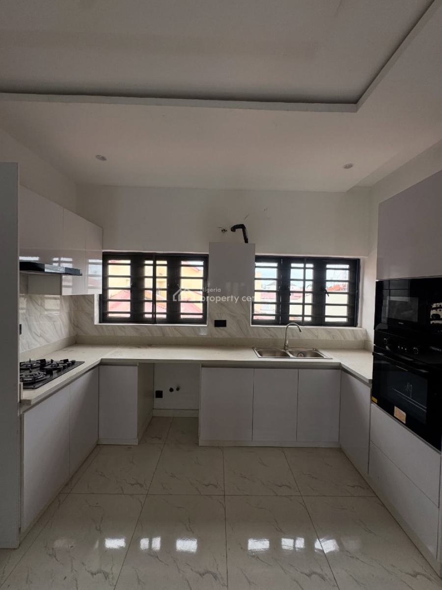 Luxury 2 Bedroom Apartment with Bq, Lekki Phase 1, Lekki, Lagos, Block of Flats for Sale