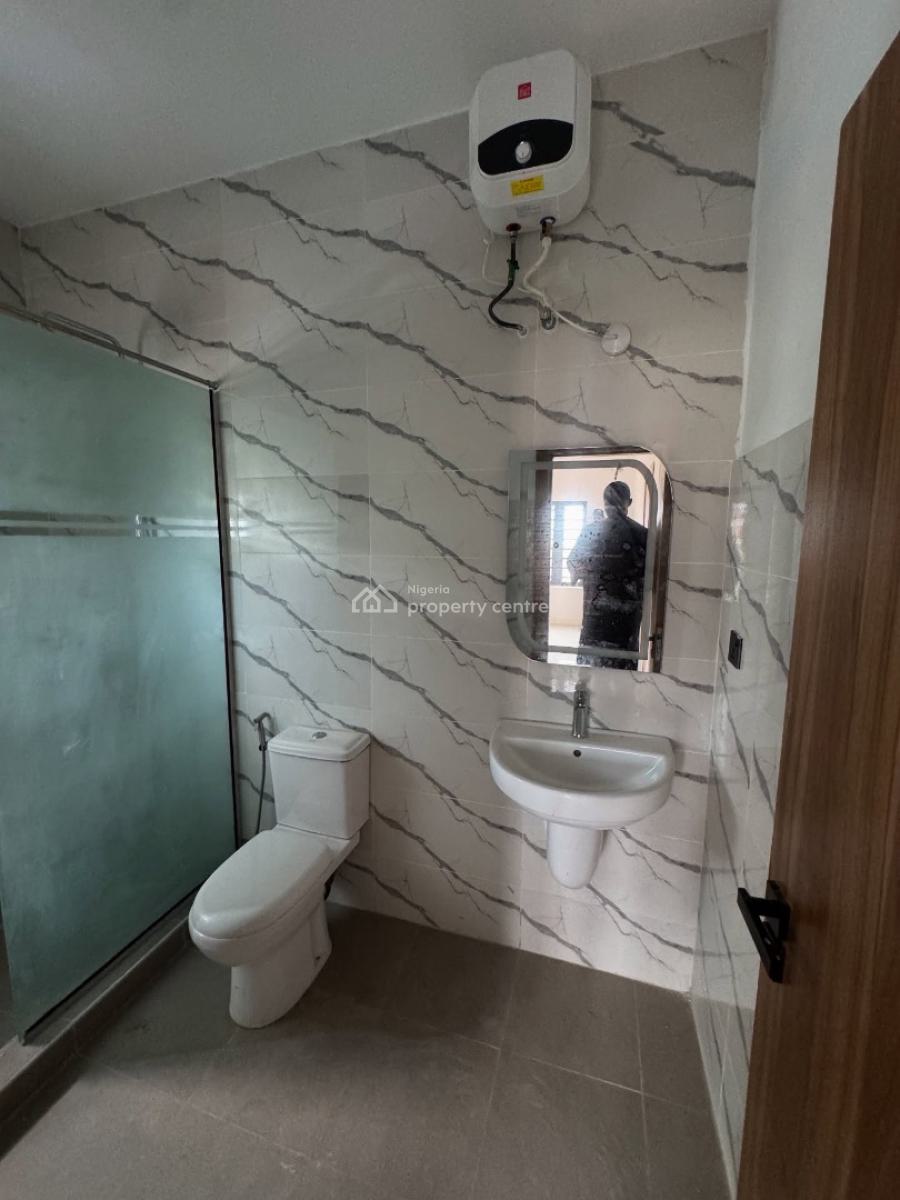 Luxury 2 Bedroom Apartment with Bq, Lekki Phase 1, Lekki, Lagos, Block of Flats for Sale