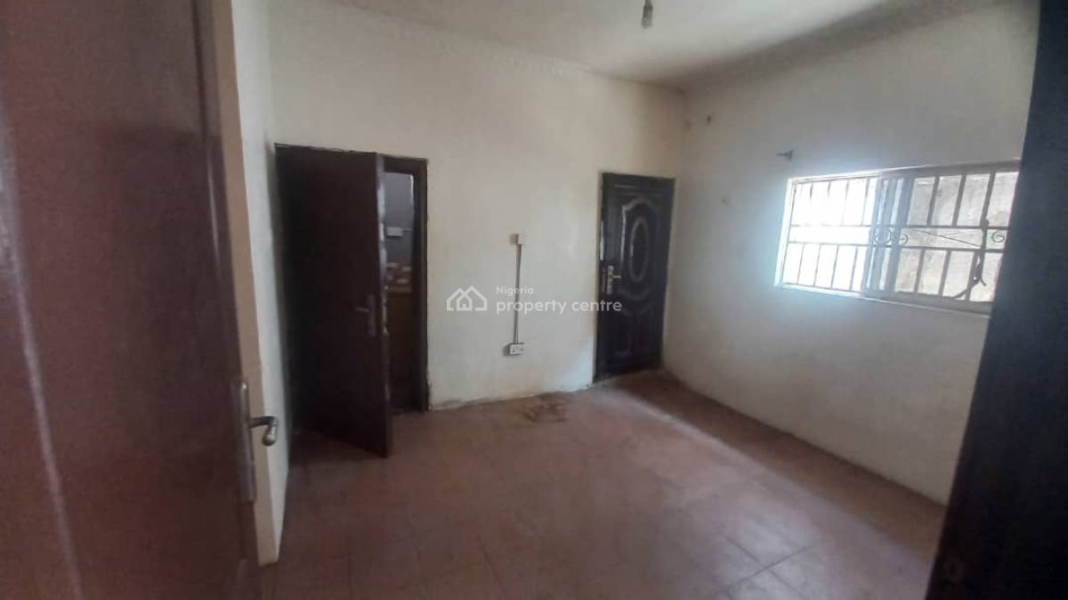 Well Maintained Four Bedroom Semi Detached House with 2 Rooms Bq, Off Admiralty Way, Lekki Phase 1, Lekki, Lagos, Semi-detached Duplex for Rent