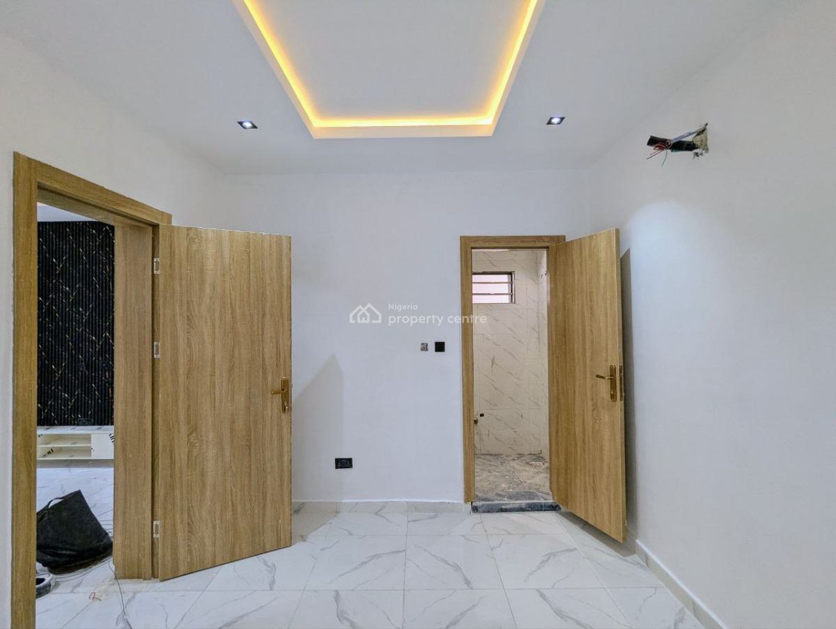 Open Plan 1 Bedroom Apartment in a Gated Area, Off Spg Road, Ologolo, Igbo Efon, Lekki, Lagos, Flat / Apartment for Sale