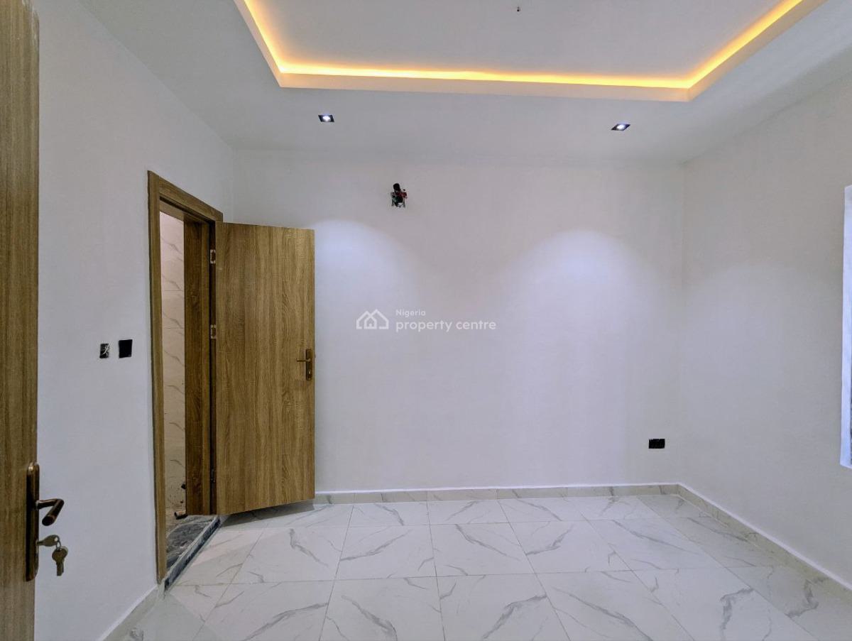 Open Plan 1 Bedroom Apartment in a Gated Area, Off Spg Road, Ologolo, Igbo Efon, Lekki, Lagos, Flat / Apartment for Sale