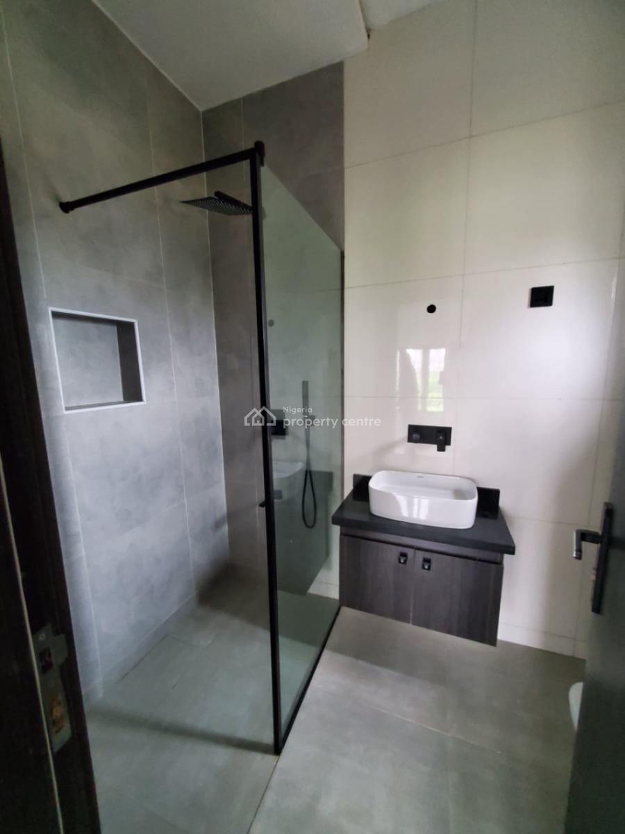 Spacious Three Bedroom Flat with Servant Room, Dantata Estate, Fo1 Layout, Kubwa, Abuja, Flat / Apartment for Rent
