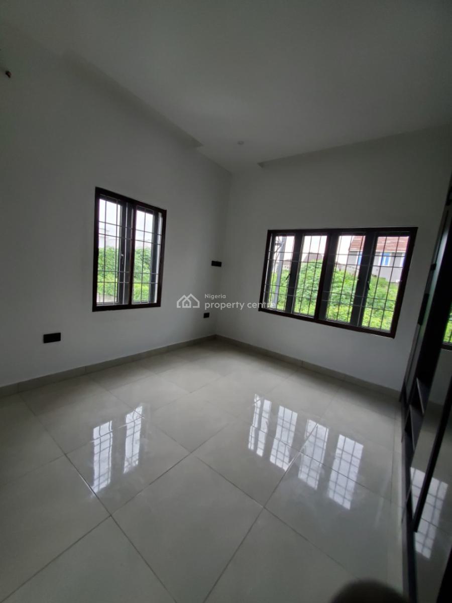 Spacious Three Bedroom Flat with Servant Room, Dantata Estate, Fo1 Layout, Kubwa, Abuja, Flat / Apartment for Rent