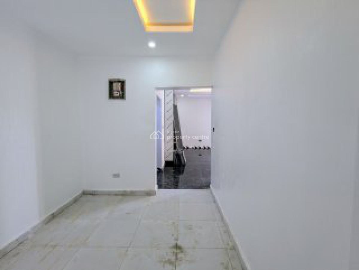 2 Bedroom Apartment in a Gated Area - Gov. Consent, Off Spg Road, Ologolo, Igbo Efon, Lekki, Lagos, Flat / Apartment for Sale