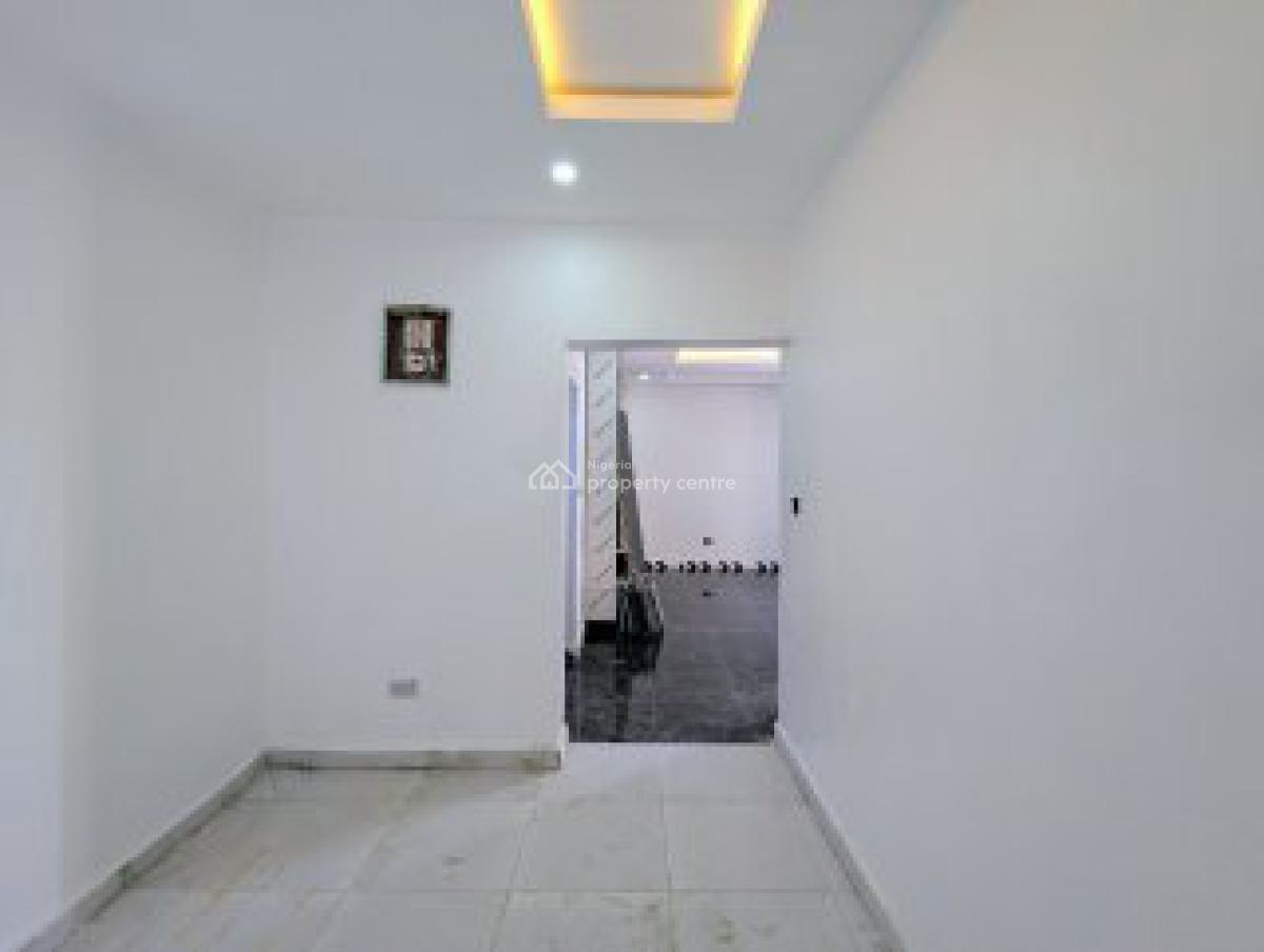 2 Bedroom Apartment in a Gated Area - Gov. Consent, Off Spg Road, Ologolo, Igbo Efon, Lekki, Lagos, Flat / Apartment for Sale