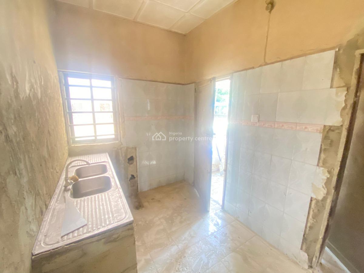 Well Maintained 2 Bedroom Apartment, Majek, Sangotedo, Ajah, Lagos, Flat / Apartment for Rent