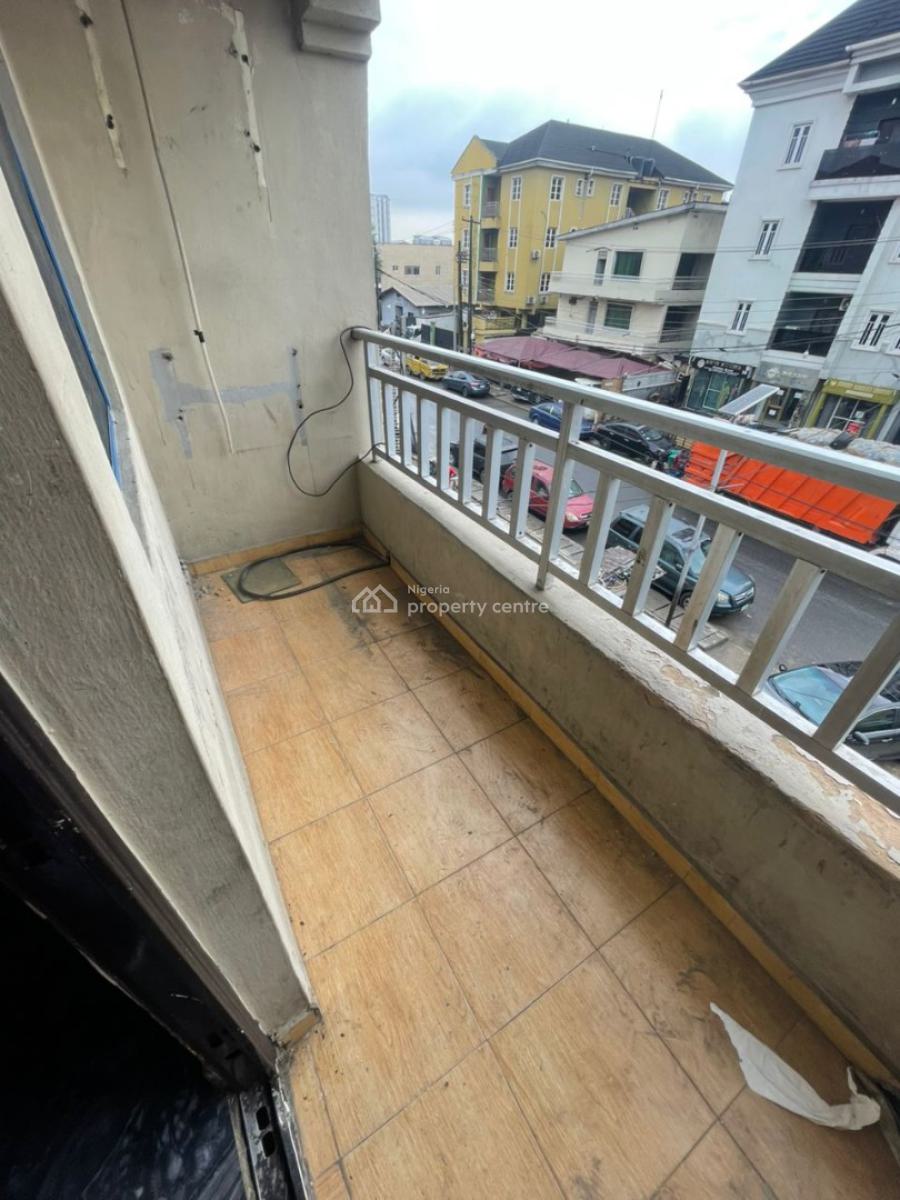 Newly Renovated 2 Bedroom Up Flat on a Good Neighbourhood, Adekunle, Yaba, Lagos, Flat / Apartment for Rent