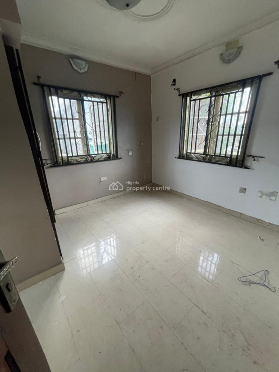 Standard and Executive 2 Bedroom Flat, Adekunle, Yaba, Lagos, Flat / Apartment for Rent