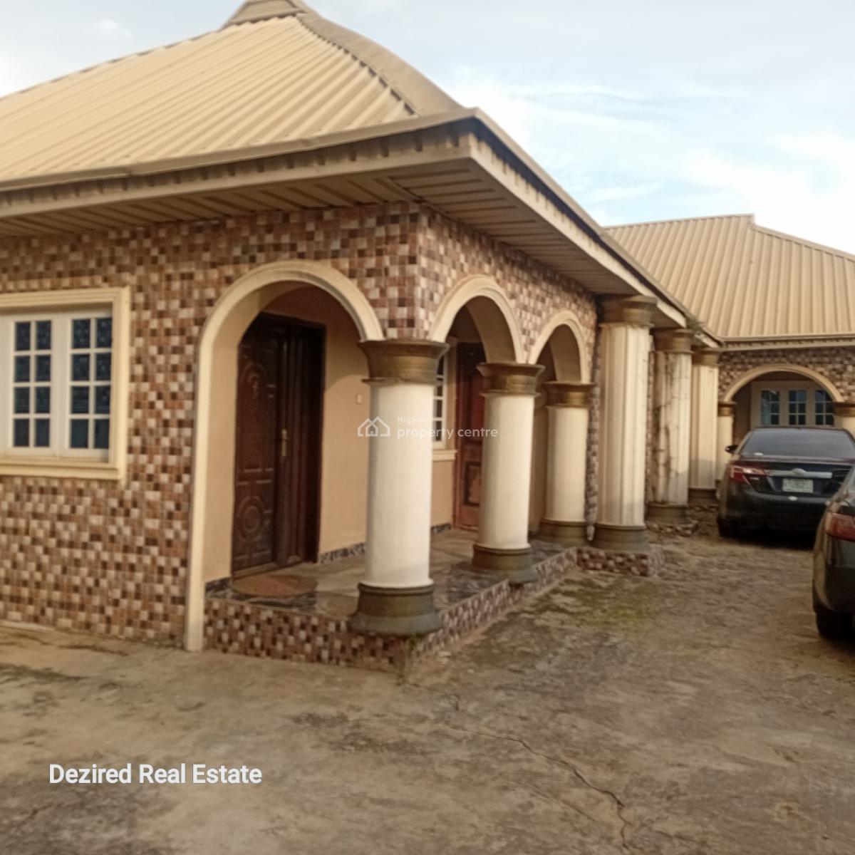 Luxury Unit of 3 Bedroom & 2 Bedroom Flat, Agunbelewo, Osogbo, Osun, Block of Flats for Sale