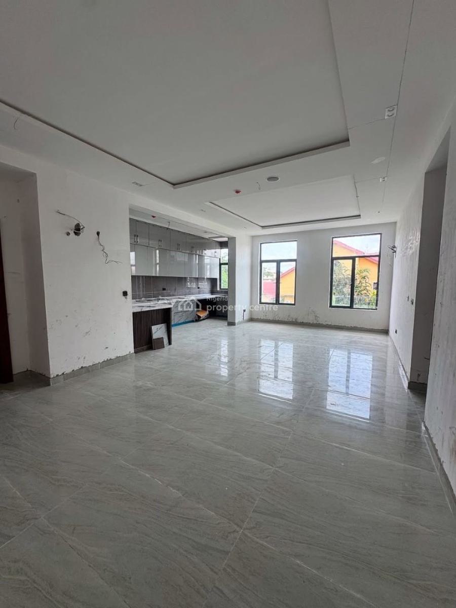 Beautifully Built 2 Bedroom Apartment with Swimming Pool ,gym &elevator, Lekki Phase 1, Lekki, Lagos, Flat / Apartment for Sale