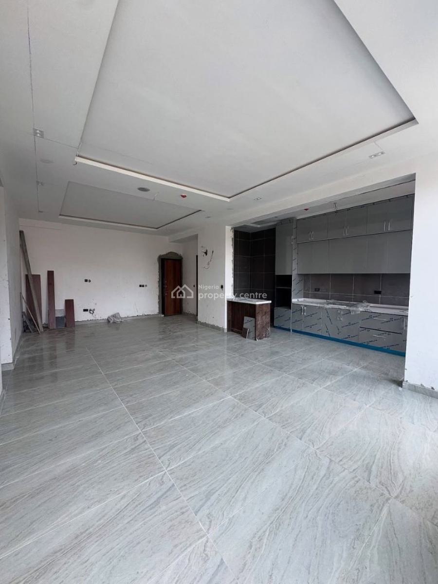 Beautifully Built 2 Bedroom Apartment with Swimming Pool ,gym &elevator, Lekki Phase 1, Lekki, Lagos, Flat / Apartment for Sale