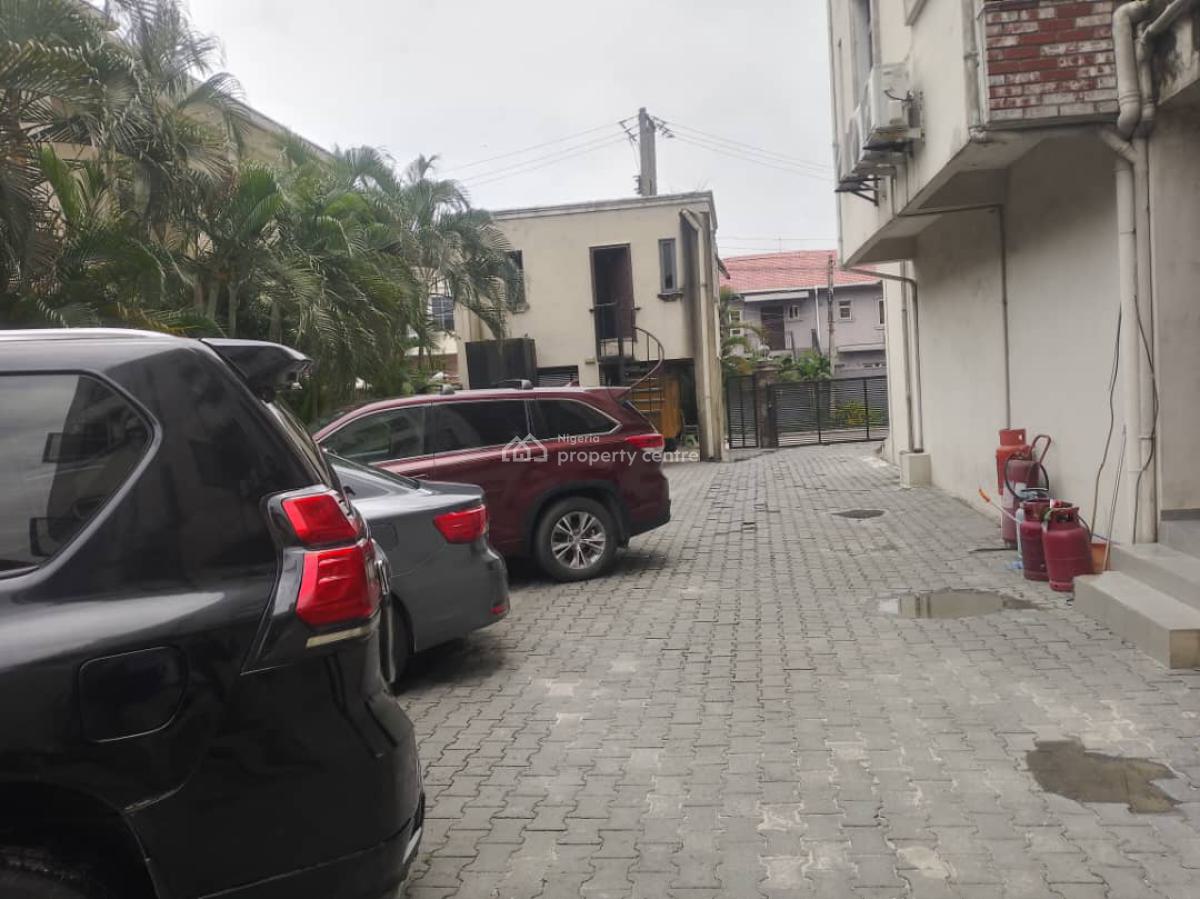 3 Bedroom Apartment with a Room Bq, Agungi Estate, Agungi, Lekki, Lagos, Flat / Apartment for Sale