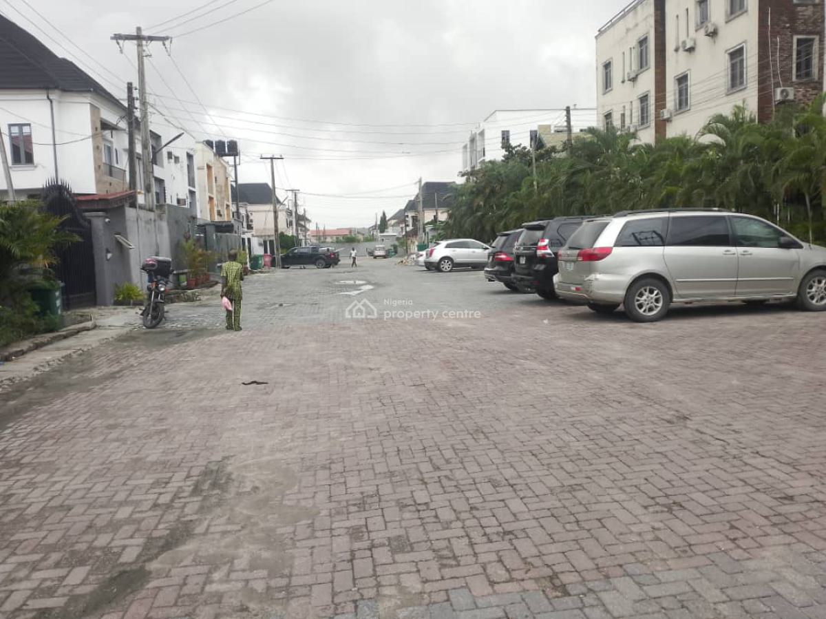 3 Bedroom Apartment with a Room Bq, Agungi Estate, Agungi, Lekki, Lagos, Flat / Apartment for Sale
