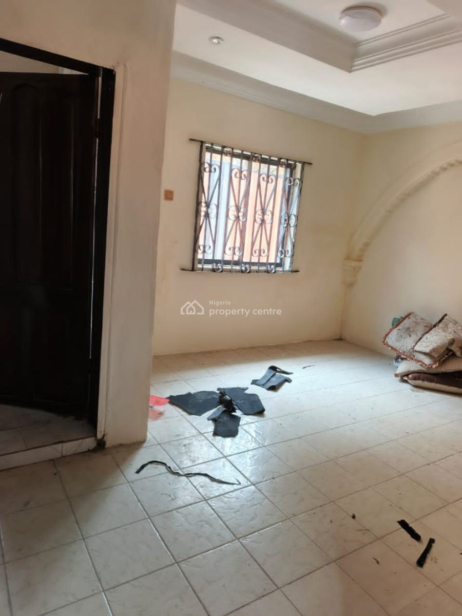 Clean 2 Bedroom Apartment, Access Control Estate New Road, Lekki, Lagos, Flat / Apartment for Rent