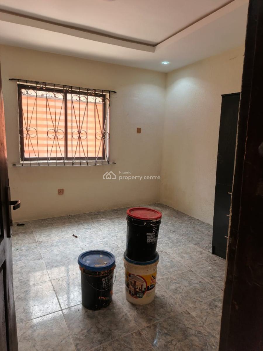 Clean 2 Bedroom Apartment, Access Control Estate New Road, Lekki, Lagos, Flat / Apartment for Rent