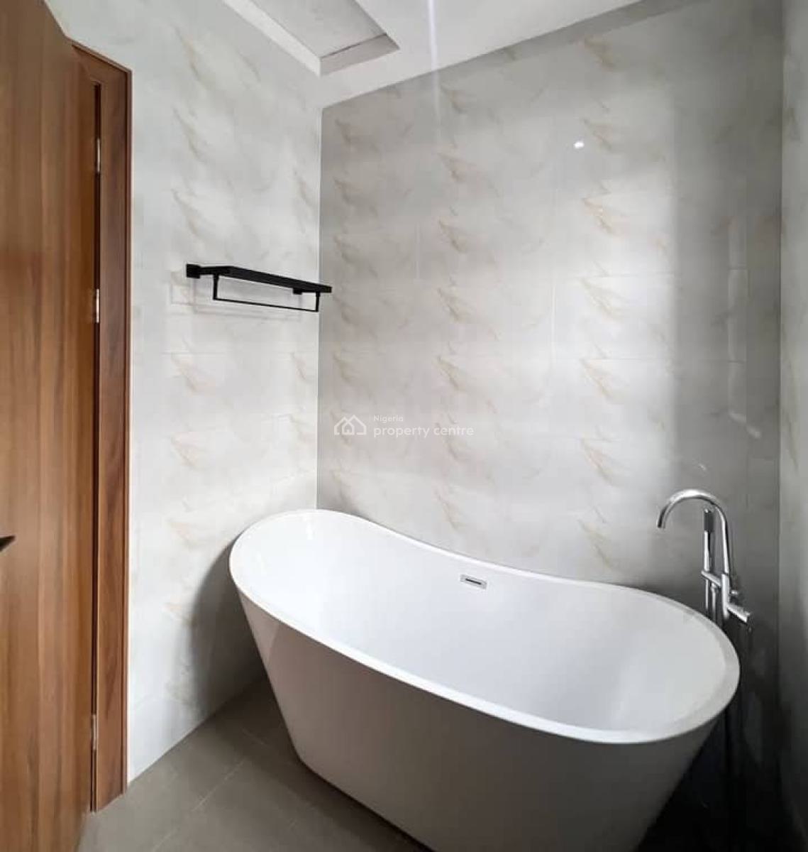 Spacious 3 Bedroom Apartment, Victoria Island (vi), Lagos, Flat / Apartment for Rent