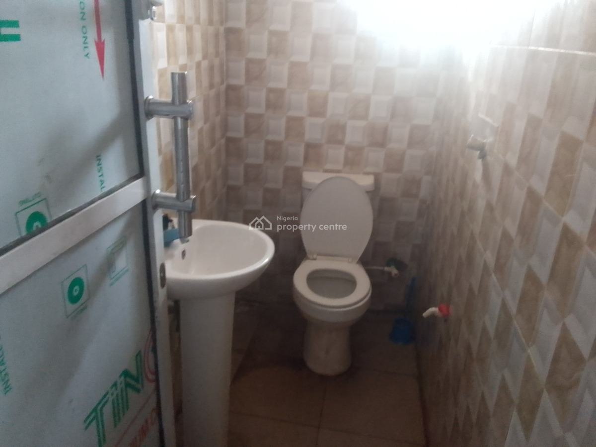 Spacious Luxury Selfcon with Excellent Features, Muniru Street, Ogombo, Ajah, Lagos, Self Contain (single Rooms) for Rent