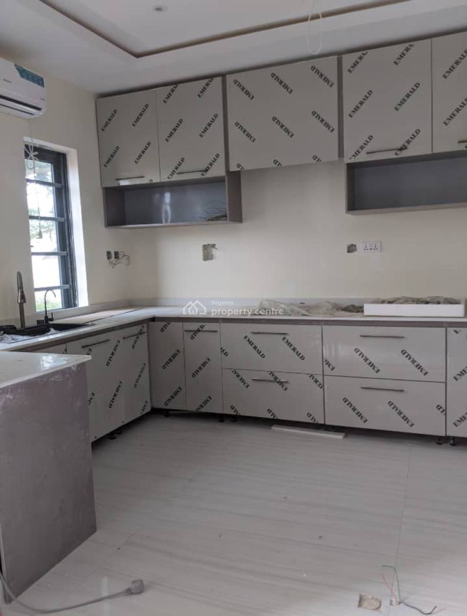 3-bedroom Apartment in Lekki Phase 1 - 3 Bed  3 Bath  4 Toilet  Open, Lekki Phase 1, Lekki, Lagos, Flat / Apartment for Sale