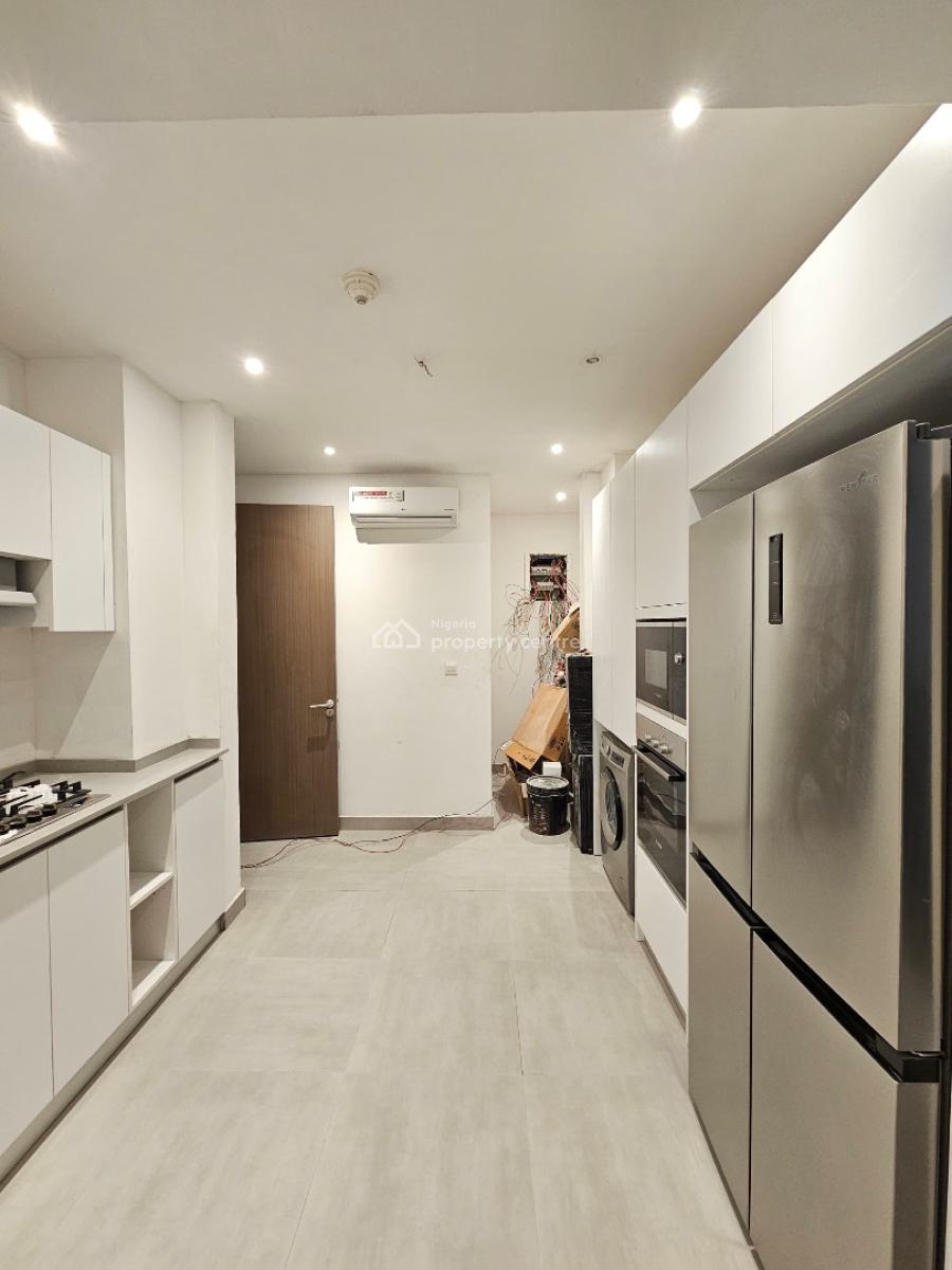 Luxury Spacious 3 Bedroom Apartment with Bq in a Secure Estate, Lekki Phase 1, Lekki, Lagos, Flat / Apartment for Sale