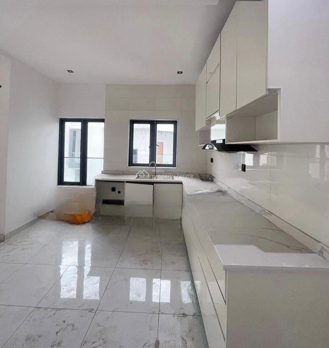 2 Bedroom Penthouse, Lekki Phase 1, Lekki, Lagos, Flat / Apartment for Rent