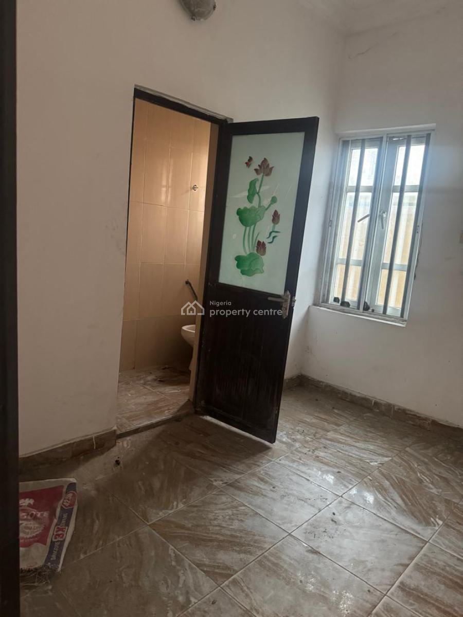 Well Maintained 5 Bedroom Terrace Duplex, Ilaje, Ajah, Lagos, Terraced Duplex for Rent