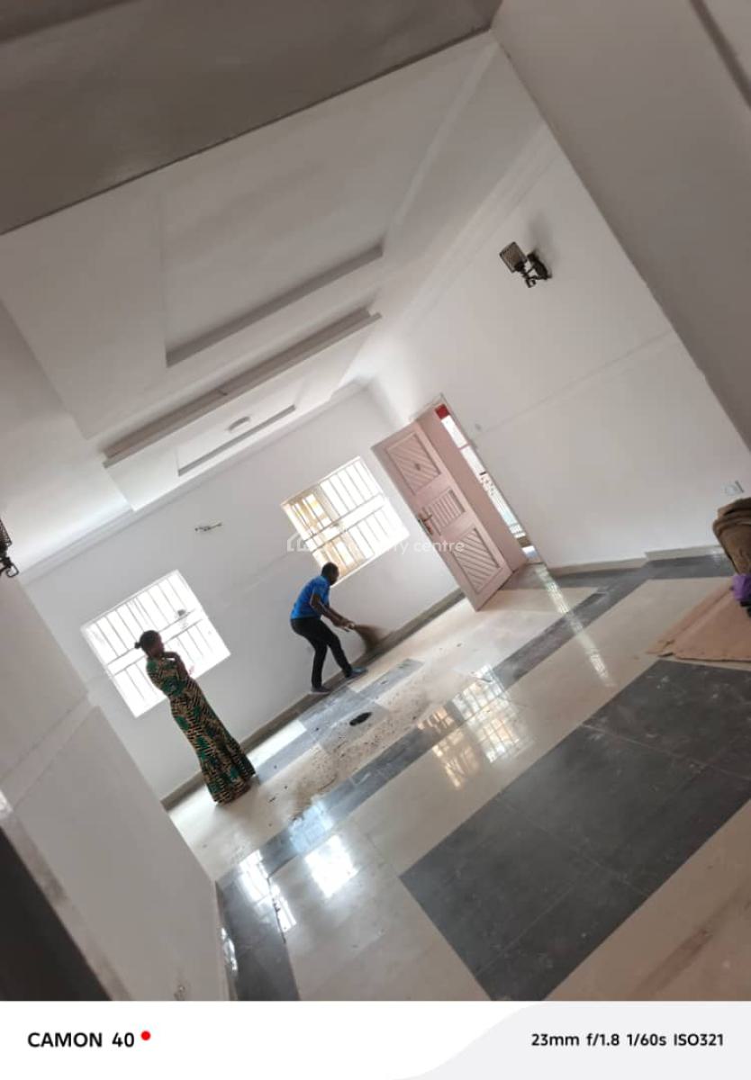 Newly Renovated 3 Bedroom Apartment with Excellent Facilities, Lekki Right, Lekki, Lagos, Flat / Apartment for Rent