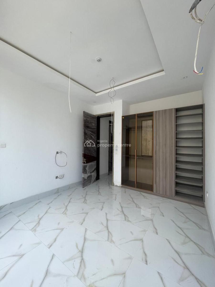 Spacious 2 Bedroom Apartment, Lekki Phase 1, Lekki, Lagos, Flat / Apartment for Rent