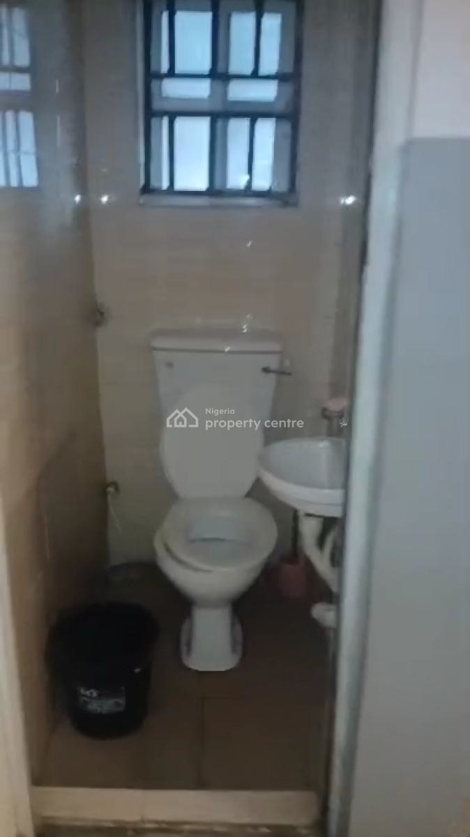 Executive, Very Decent and Spacious Upstairs Miniflat, Adekunle, Yaba, Lagos, Mini Flat (room and Parlour) for Rent