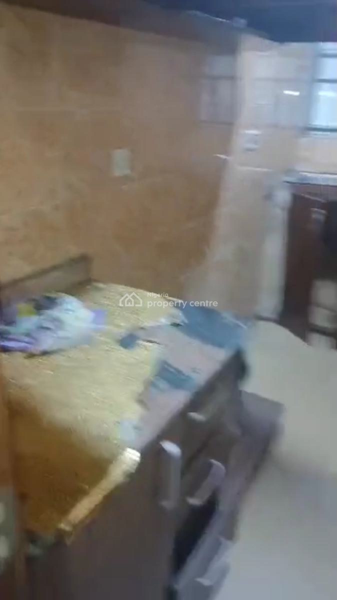 Executive, Very Decent and Spacious Upstairs Miniflat, Adekunle, Yaba, Lagos, Mini Flat (room and Parlour) for Rent