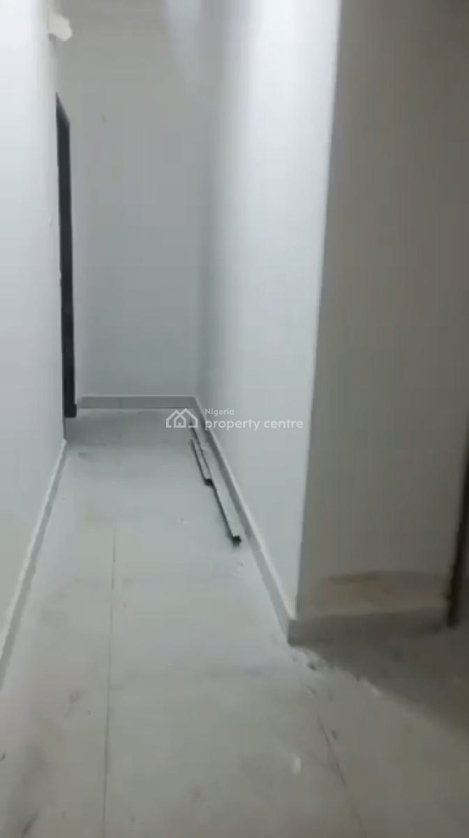 Specious and Very Decent 3 Bedroom Flat Alesh, Alagomeji, Yaba, Lagos, Flat / Apartment for Rent