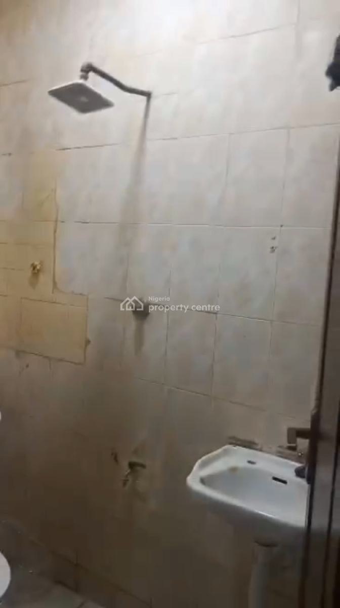 Specious and Very Decent 3 Bedroom Flat Alesh, Alagomeji, Yaba, Lagos, Flat / Apartment for Rent