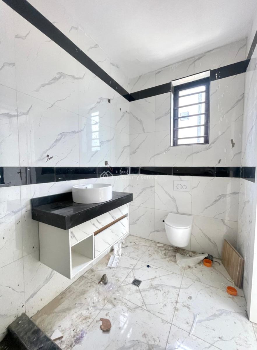 2 Bedroom Fully Serviced Apartment, Lekki Phase 1, Lekki, Lagos, Flat / Apartment for Sale