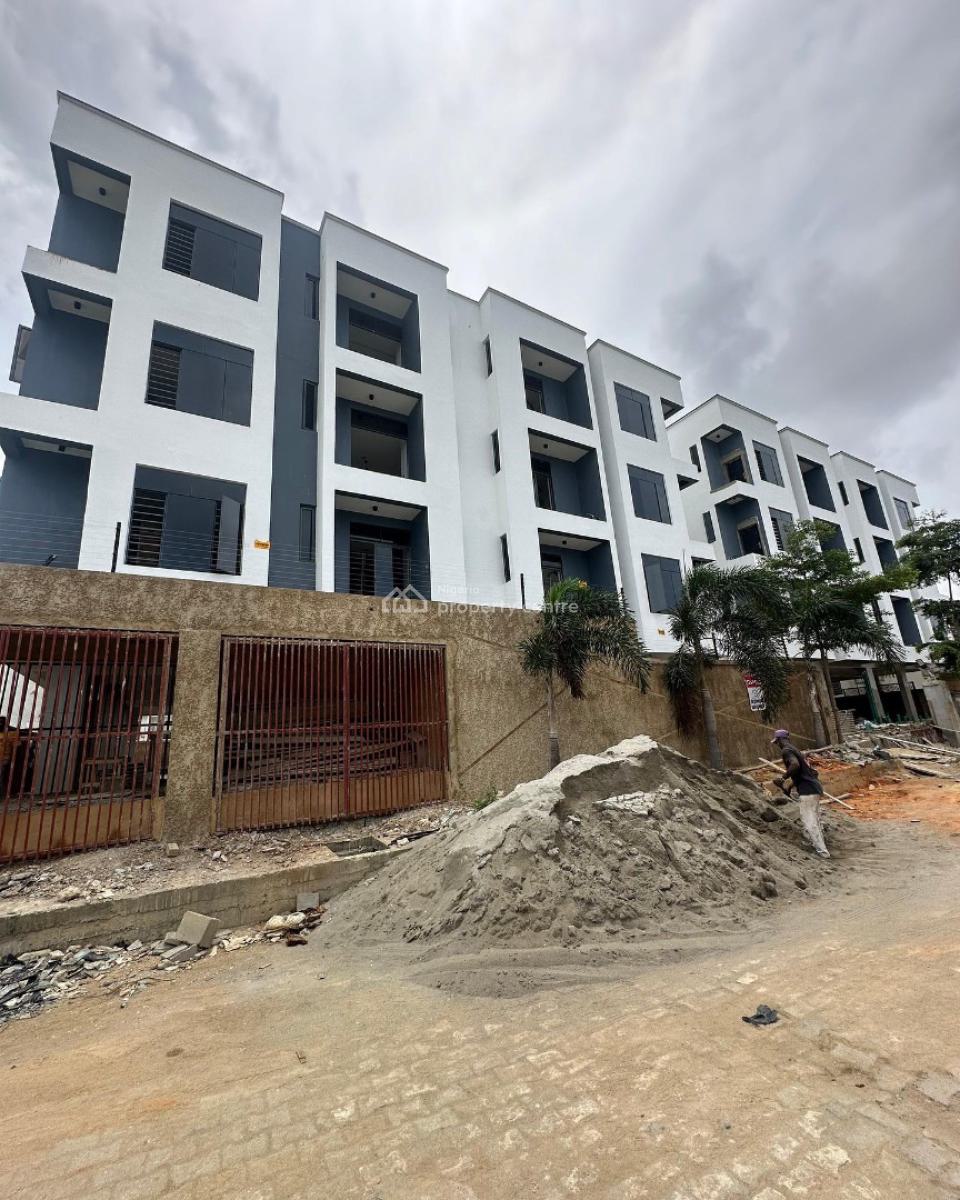 Serviced 2 Bedroom Apartment with Bq, Ologolo, Ologolo, Lekki, Lagos, Block of Flats for Sale