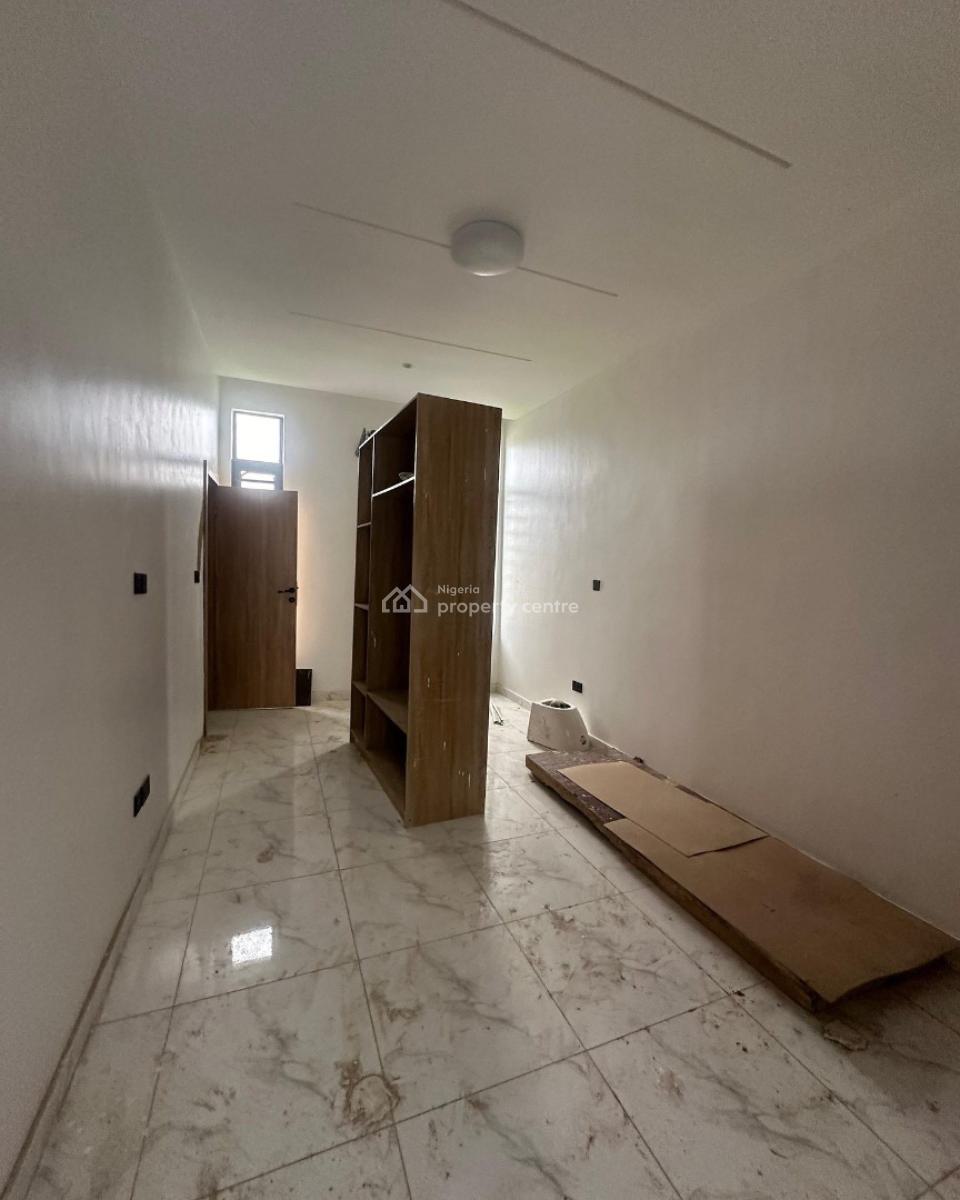 Serviced 2 Bedroom Apartment with Bq, Ologolo, Ologolo, Lekki, Lagos, Block of Flats for Sale