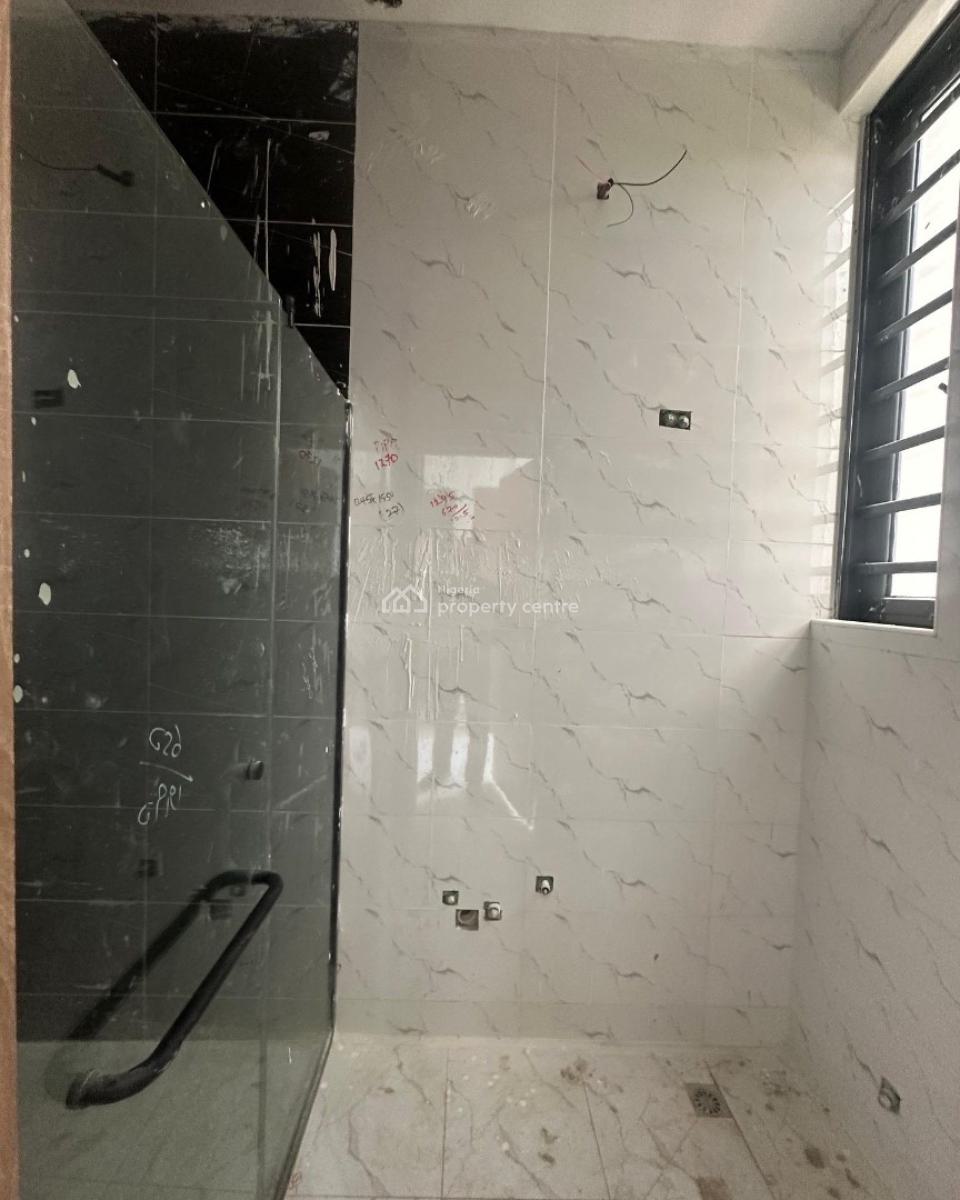 Serviced 2 Bedroom Apartment with Bq, Ologolo, Ologolo, Lekki, Lagos, Block of Flats for Sale