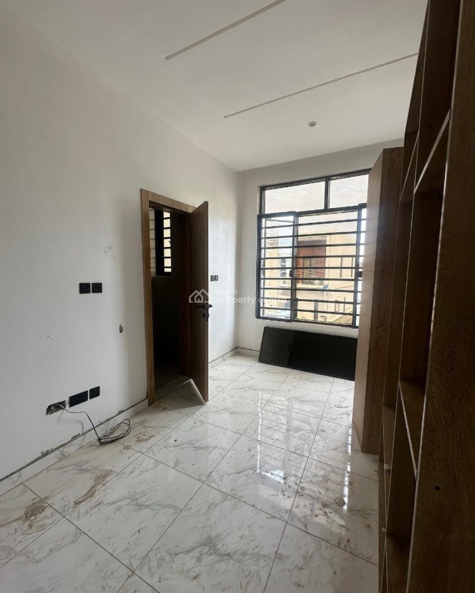 Serviced 2 Bedroom Apartment with Bq, Ologolo, Ologolo, Lekki, Lagos, Block of Flats for Sale